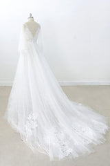 Long Sleeve A-line V-neck Appliques Tulle Wedding Dress