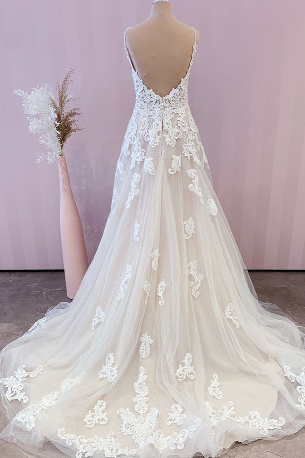 Stunning Long Spaghetti Straps Appliques Lace A-Line Tulle Floor Length Wedding Dress