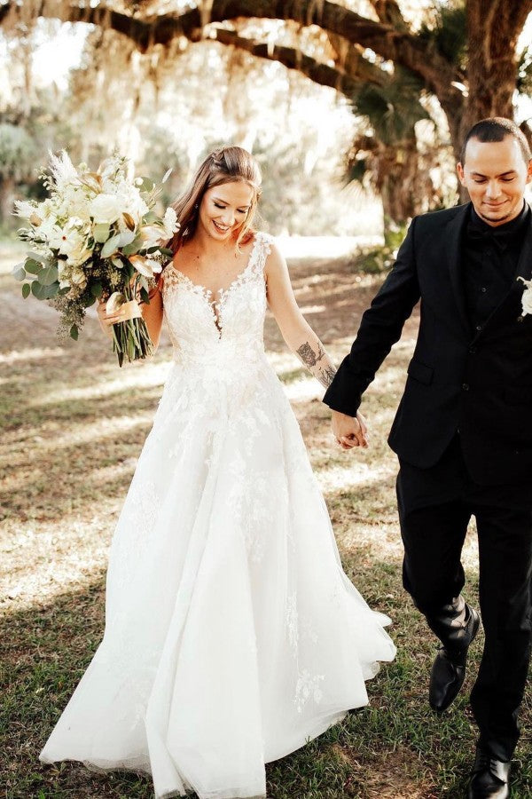 Elegant Long V-Neck A-Line Tulle Wedding Dress with Appliques Lace