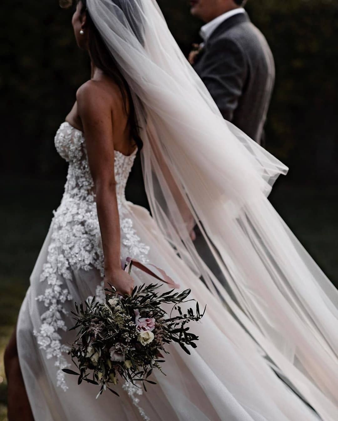 Chic Long A-line Sweetheart Lace Tulle Floral Lace Wedding Dress