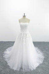 Long A-line Strapless Appliques Lace Tulle Wedding Dress