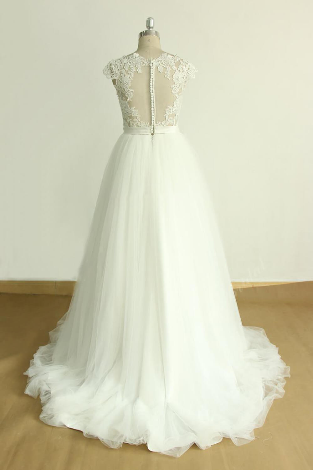 Long Sweetheart Appliques Lace Cap Sleeve Tulle A-line Wedding Dress