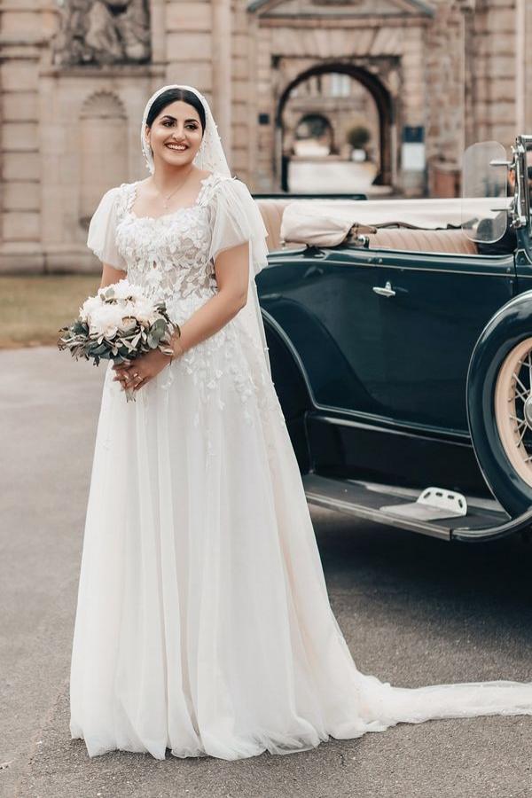 White Long A Line Tulle Floor Length Wedding Dress with Appliques Lace