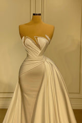Elegant Strapless A-Line Sleeveless Satin Prom Dress with Ruffles