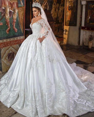 Gorgeous Long Sleeves Ball Gown V-neck Floral Lace Wedding Dress with Pockets