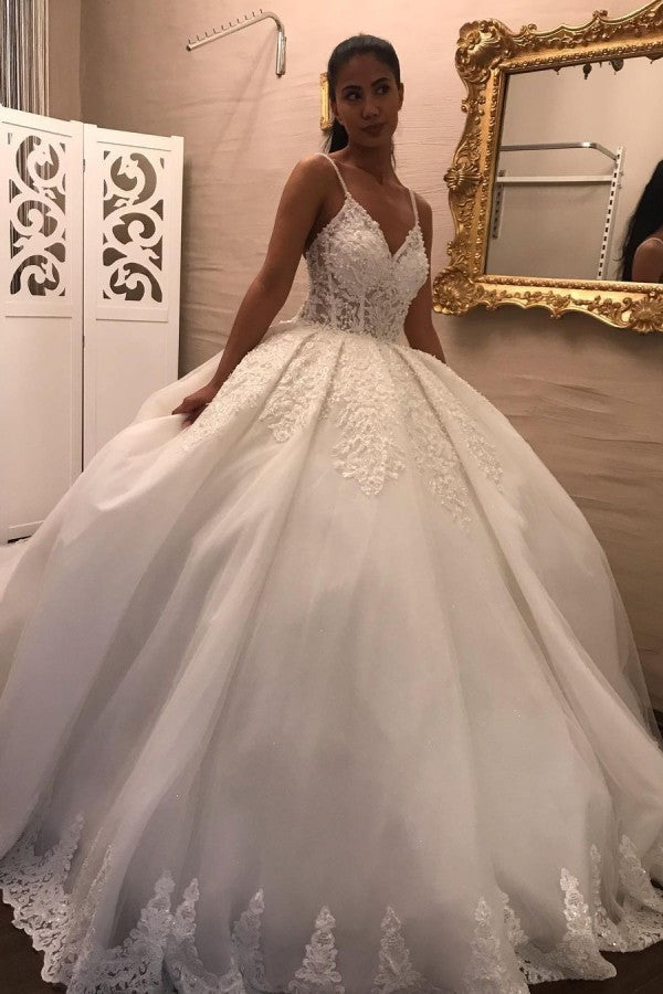 Vintage Long V-neck Spaghetti Straps Appliques Lace Floor Length Tulle Ball Gown Wedding Dress