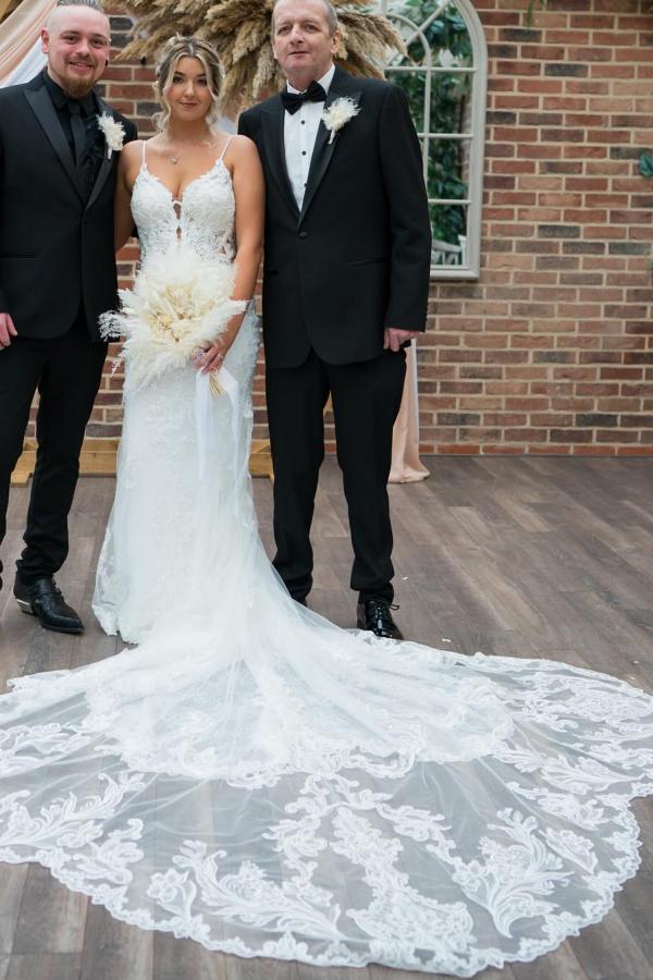 Spaghetti Straps Backless V-Neck Lace Mermaid Long Wedding Dress