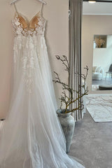 Long Spaghetti Straps Sweetheart A-Line Tulle Appliques Lace Wedding Dress