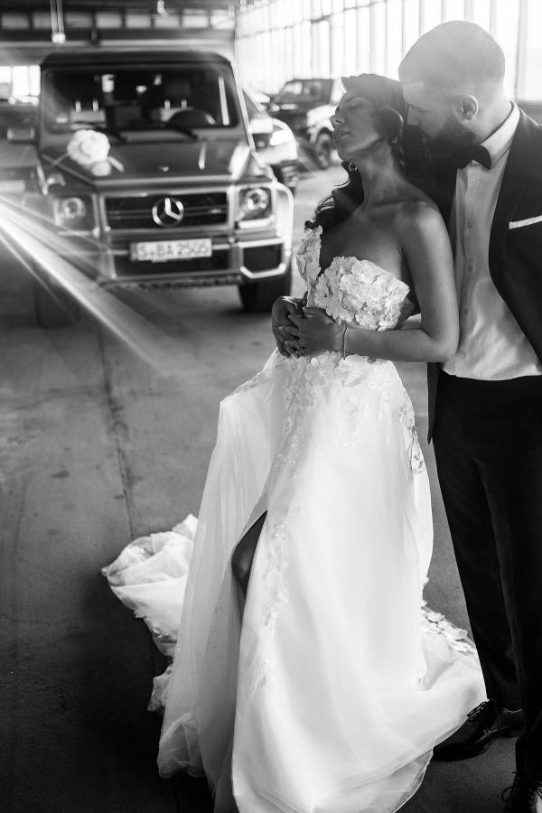 Glamorous Long A-Line Sweetheart Sleeveless Tulle Lace Appliques Wedding Dress with Split