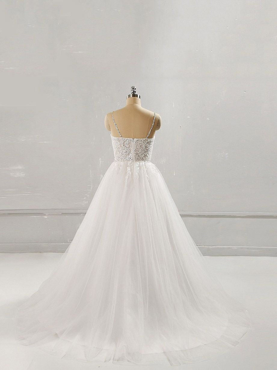 Elegant Sweetheart Neck Long Lace A-line Wedding Dress
