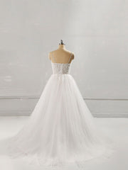 Elegant Sweetheart Neck Long Lace A-line Wedding Dress