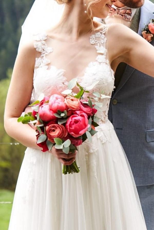 Long A-line Off The Shoulder Tulle Floor Length Wedding Dress with Appliques Lace