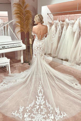 Elegant Off the Shoulder Sweetheart Tulle Lace Appliques Long Wedding Dress with Train
