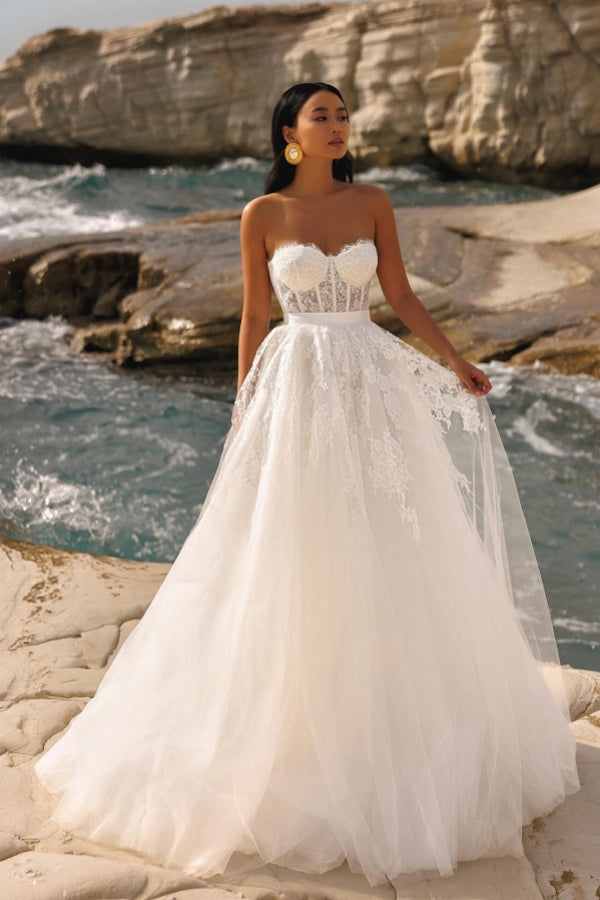 Long Open Back Sweetheart Floor Length A-line Tulle Wedding dress with Appliques Lace