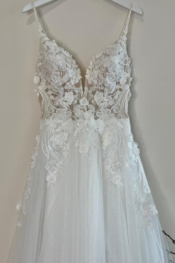 Long Spaghetti Straps Sweetheart A-Line Tulle Appliques Lace Wedding Dress