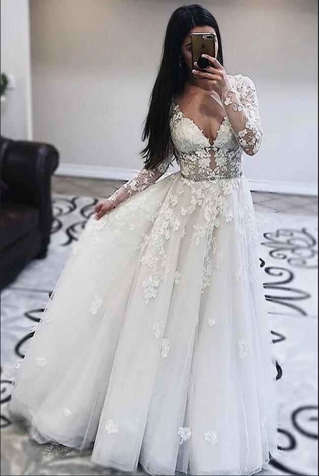 Vintage A-Line Deep V-neck Long Sleeve Appliques Lace Floor Length Tulle Wedding Dress