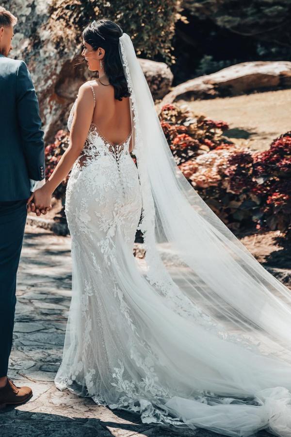 Sexy Long Mermaid Deep V-Neck Lace Tulle Backless Wedding Dress with Train