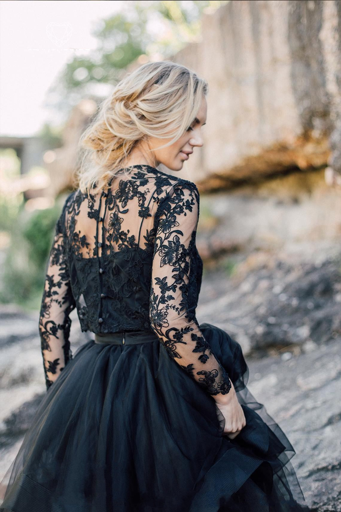Vintage Balck A-Line Bateau Long Sleeve Appliques Lace Tulle Cascading Ruffles Wedding Dress