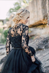 Vintage Balck A-Line Bateau Long Sleeve Appliques Lace Tulle Cascading Ruffles Wedding Dress