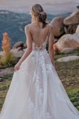Long Backless Spaghetti Straps V-Neck A-Line Tulle Appliques Lace Wedding Dress