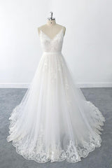 Elegant Long V-neck Ruffle Appliques Tulle A-line Backless Wedding Dress