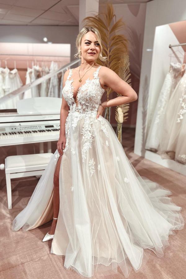 Sexy A-Line Deep V-Neck Lace Tulle Long Front Split Wedding Dress with Appliques