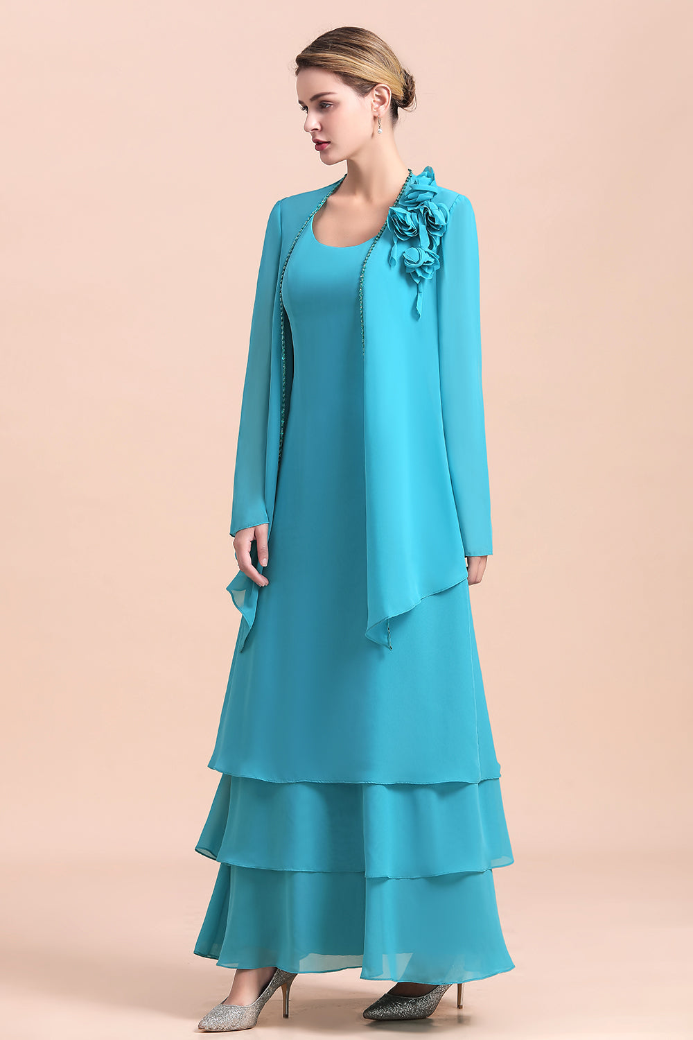 Gorgeous Floral Appliques Long Sleeves Mother of Bride Dress With Wraps