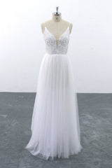 Elegant Long A-line V-neck Spaghetti Strap Tulle Lace Boho Weddding Dresses
