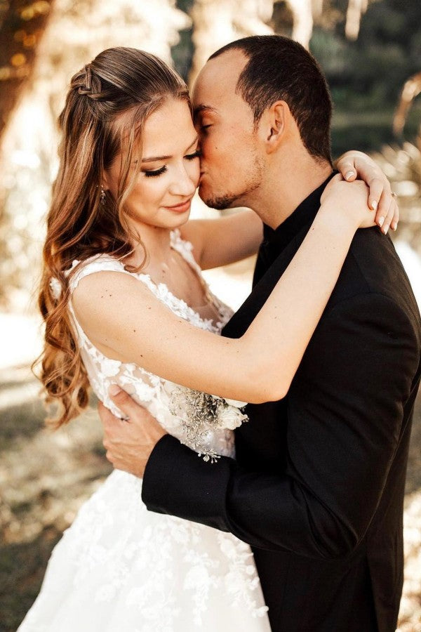 Elegant Long V-Neck A-Line Tulle Wedding Dress with Appliques Lace