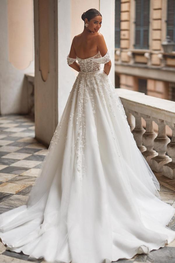 Chic Long A-line Off the Shoulder Floral Lace Tulle Backless Wedding Dress