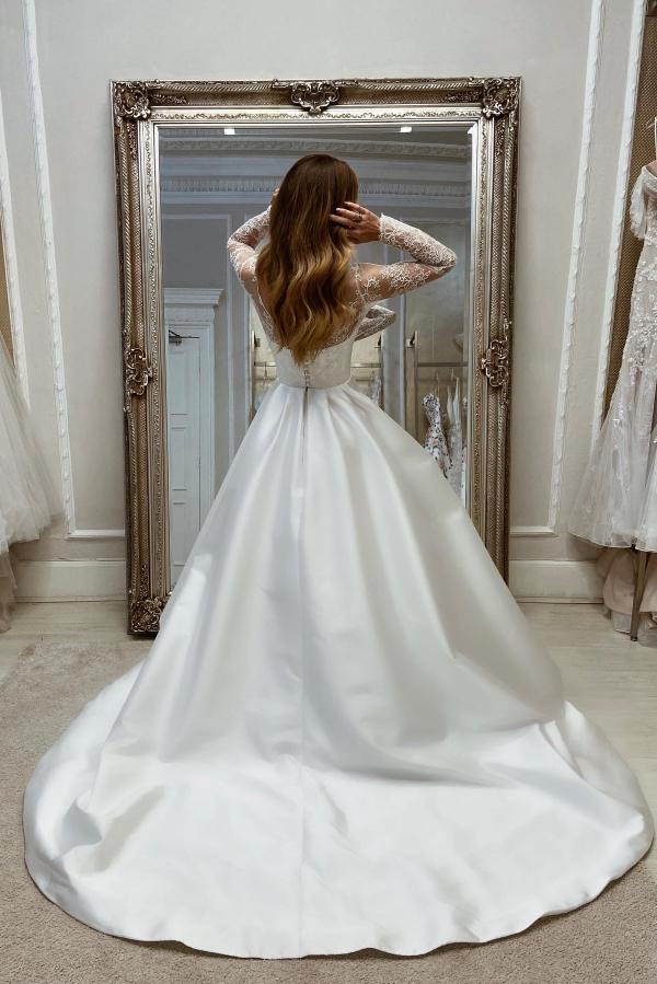 Long Sleeves A-line Sweetheart Satin Lace Front Slit Wedding Dresses with Pockets