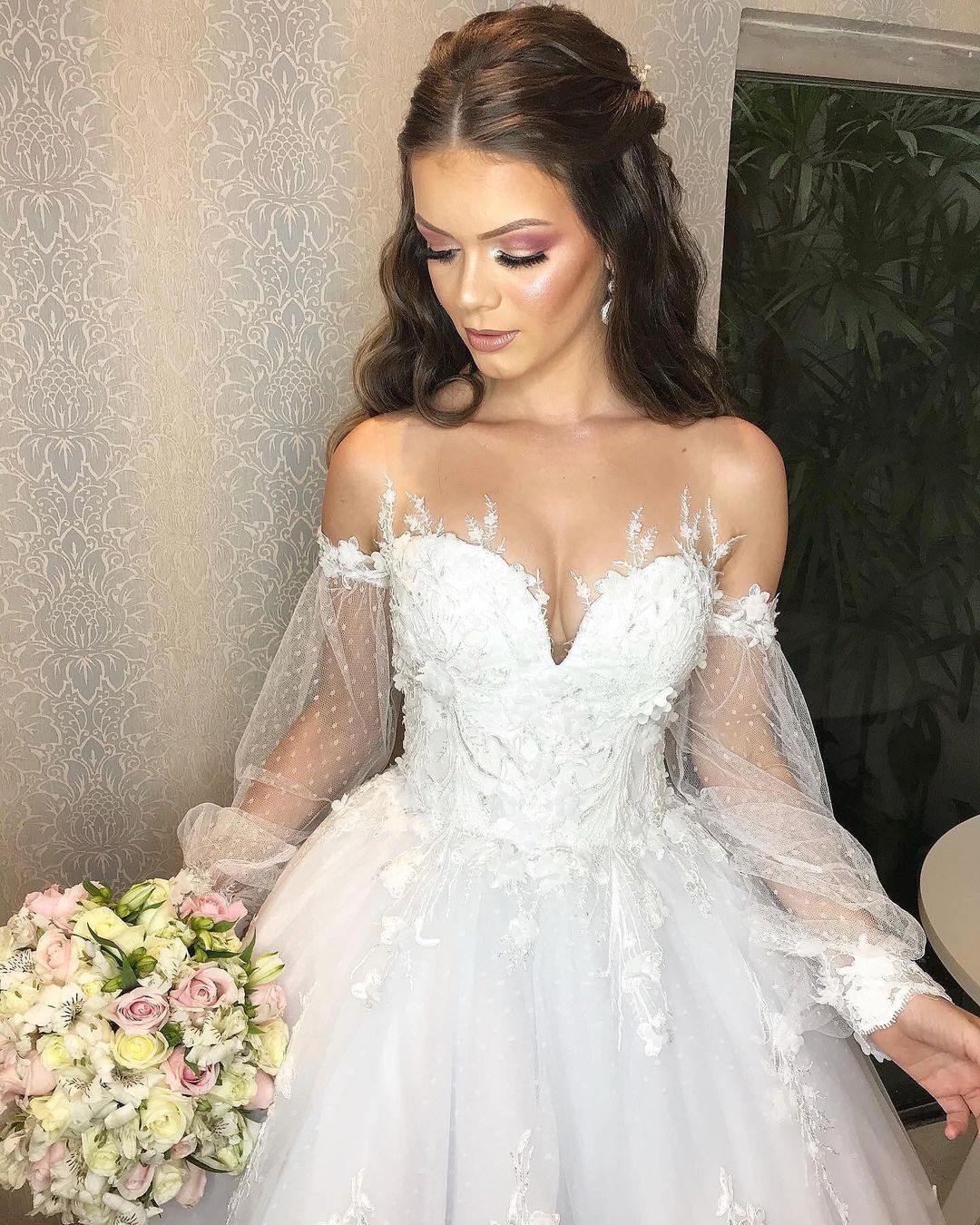 Elegant Long A-line Princess Off the Shoulder Tulle Wedding Dress with Bubble Sleeves