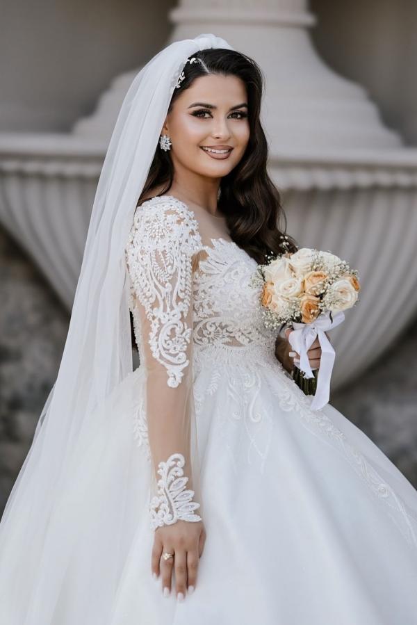 Plus Size A-Line Long Sleeves Sweetheart Satin Appliques Lace Wedding Dress