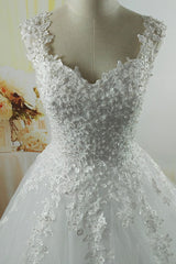Long Lace-up Appliques Tulle A-line Wedding Dress
