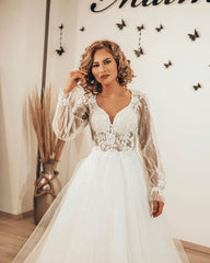 Elegant A-Line Sweetheart Long Sleeve Appliques Lace Tulle Wedding Dress