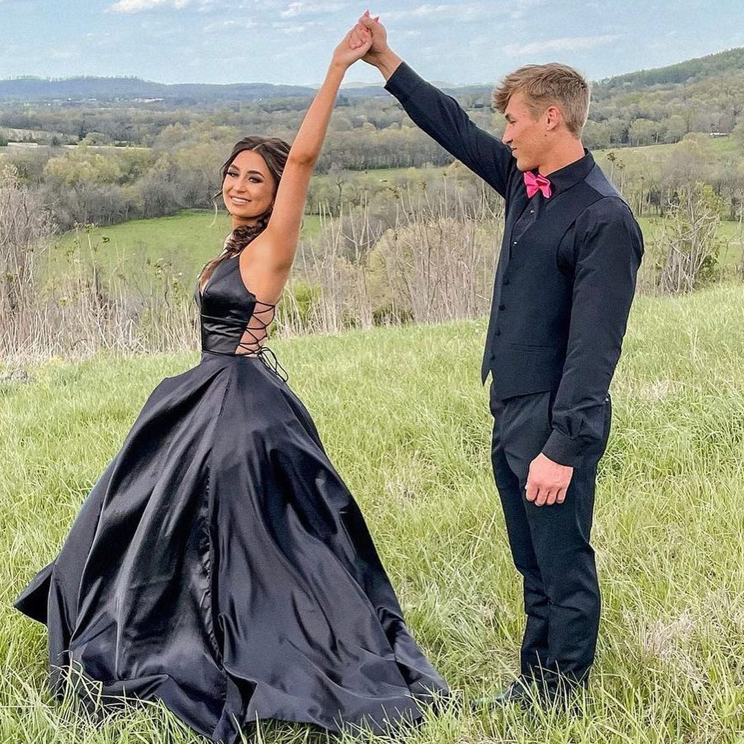 Elegant Long A-line V-neck Black Prom Dresses with Pockets