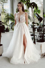 Long Split Front Scoop Neck A Line Tulle Floor Length Wedding Dress with Appliques Lace