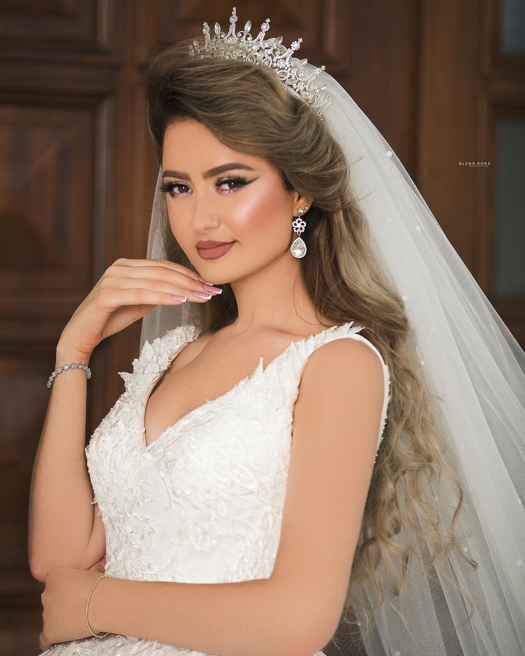 Gorgeous Long Ball Gown V-neck Tulle Lace Wedding Dress