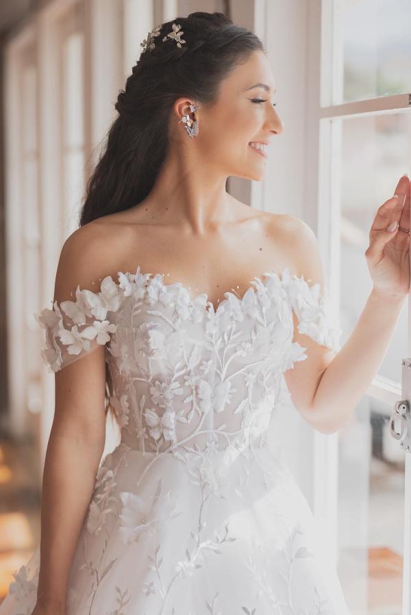 Elegant Long A-line Off the Shoulder Tulle Floral Lace Wedding Dresses