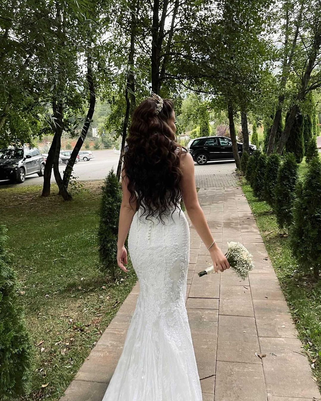 Elegant Long Mermaid Tulle Lace Wedding Dress