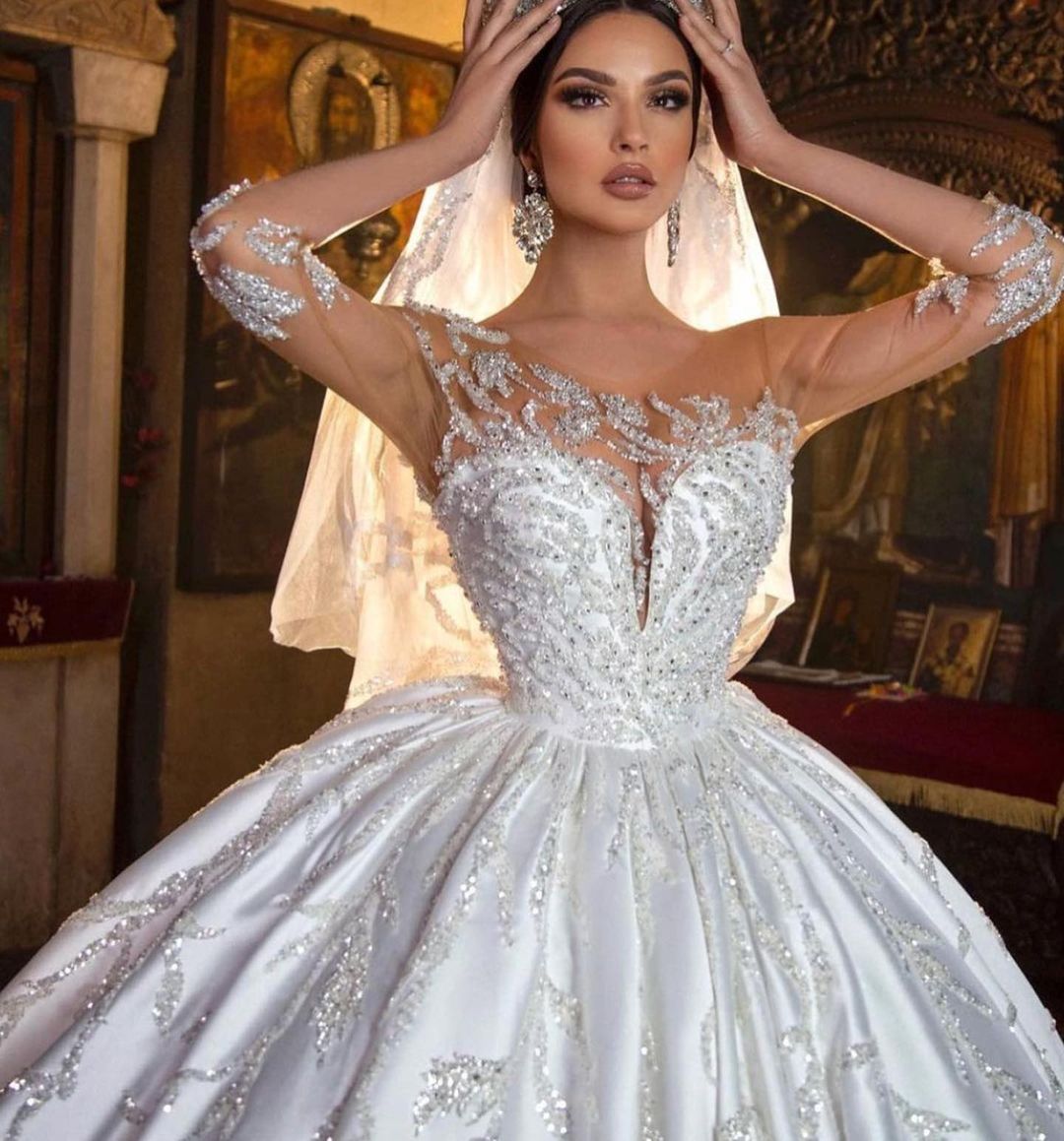 Gorgeous Long Ball Gown Sweetheart Satin Wedding Dress with Sleeves