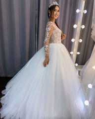 Gorgeous A-line Tulle Long Sleeves Wedding Dress with Lace