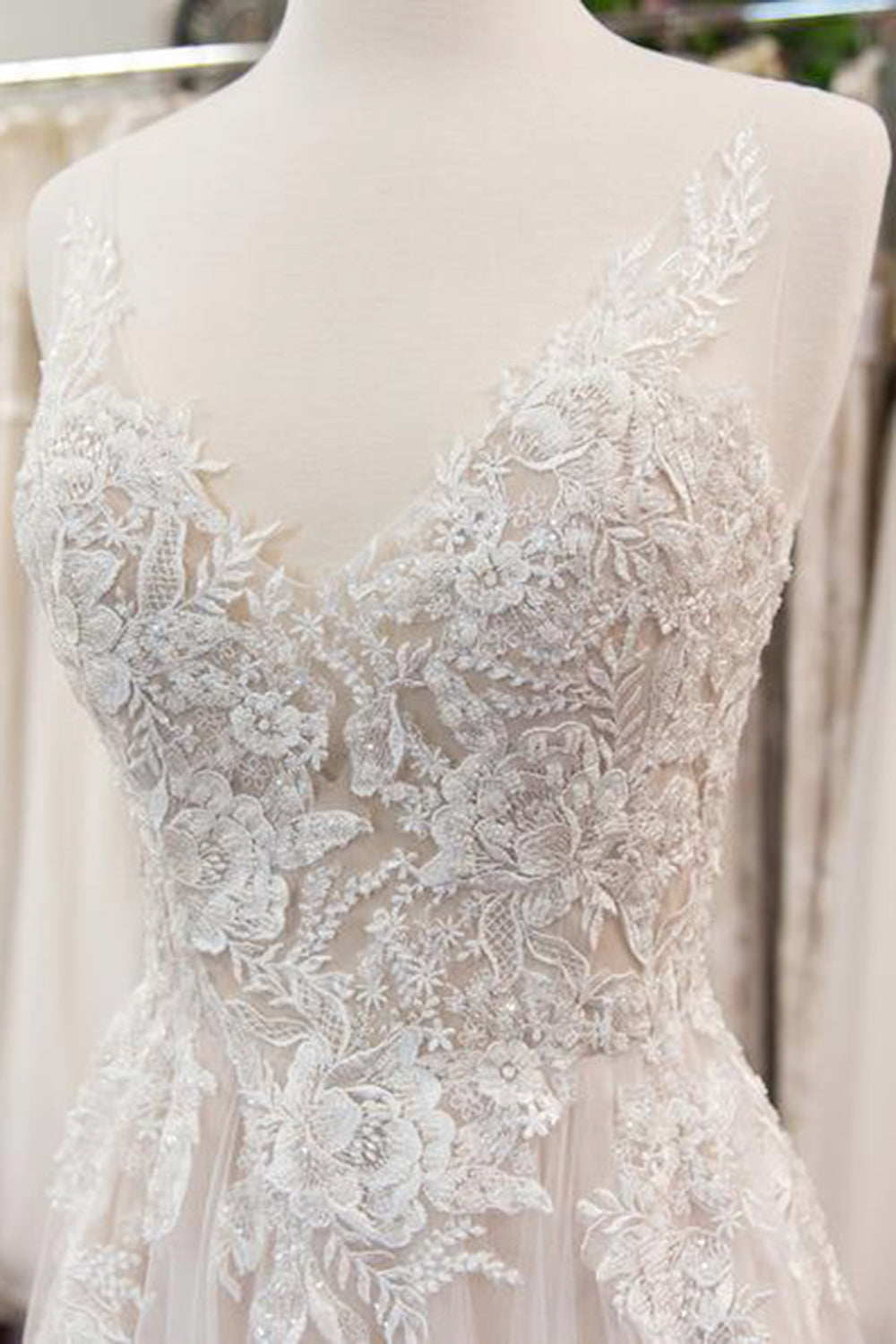 Chic Long V neck Appliques Lace Chiffon Tulle A line Wedding Dress