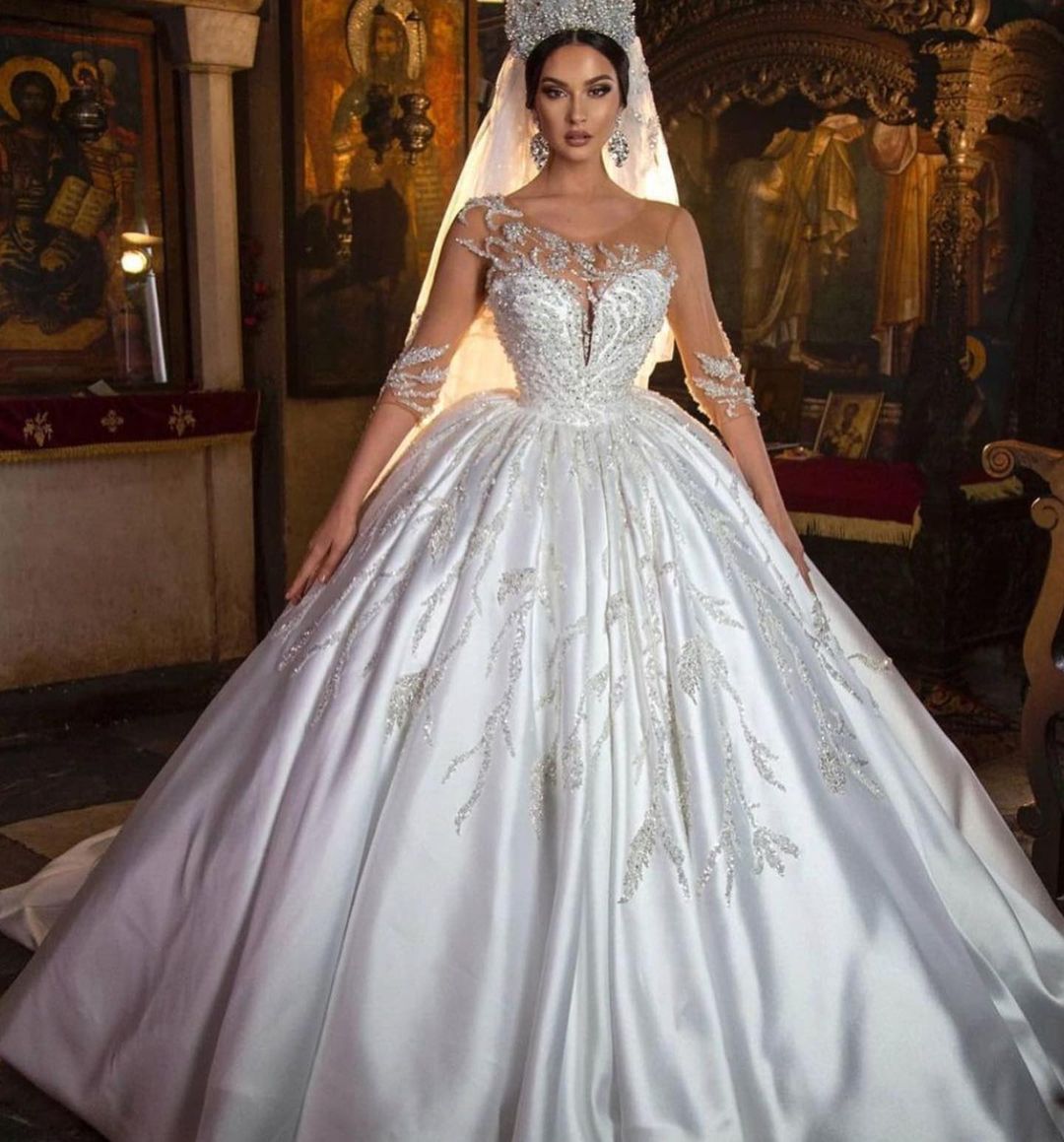 Gorgeous Long Ball Gown Sweetheart Satin Wedding Dress with Sleeves