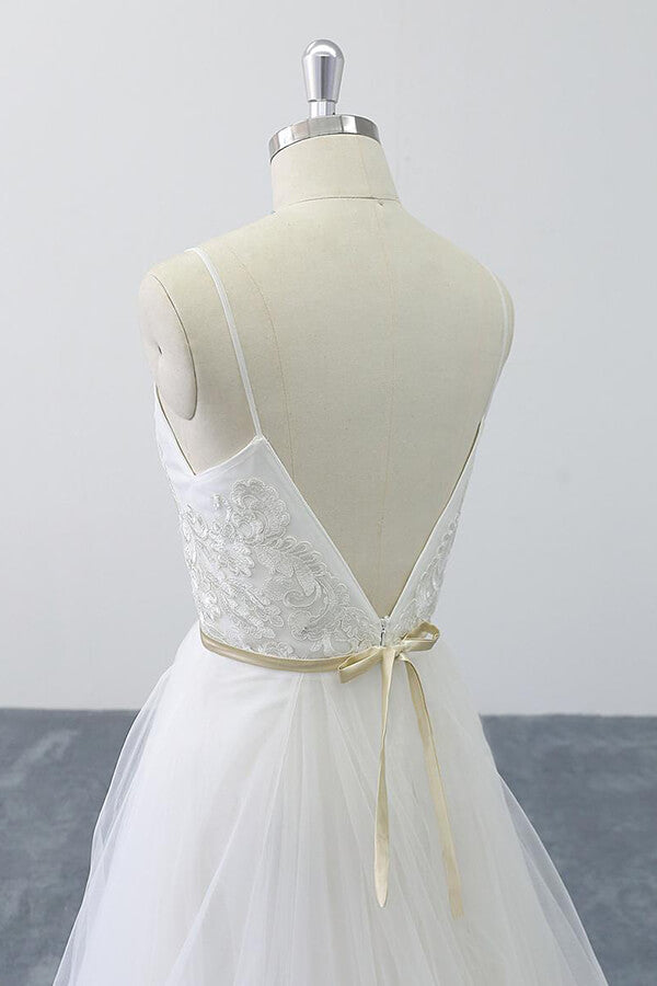 Chic Long A-line V-neck Spaghetti Strap Appliques Tulle Wedding Dress