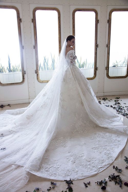 Gorgeous Long Off the Shoulder Backless Appliques Lace A-Line Wedding Dress with Long Sleeve