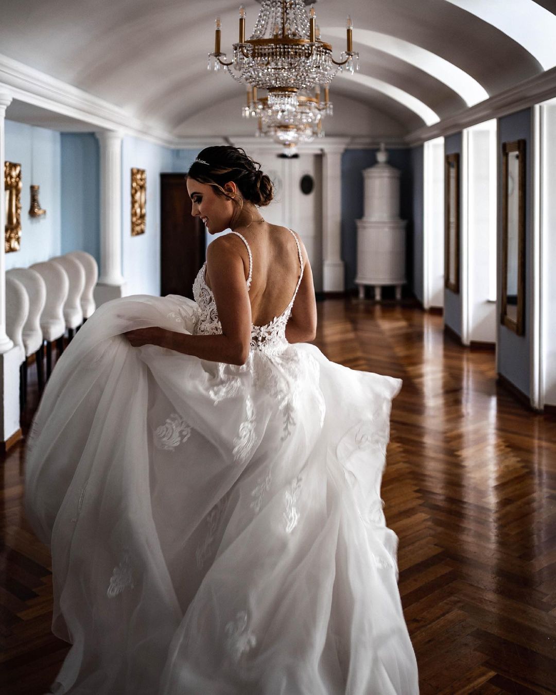 Elegant Long A-line Lace Tulle Spaghetti Strap Wedding Dresses