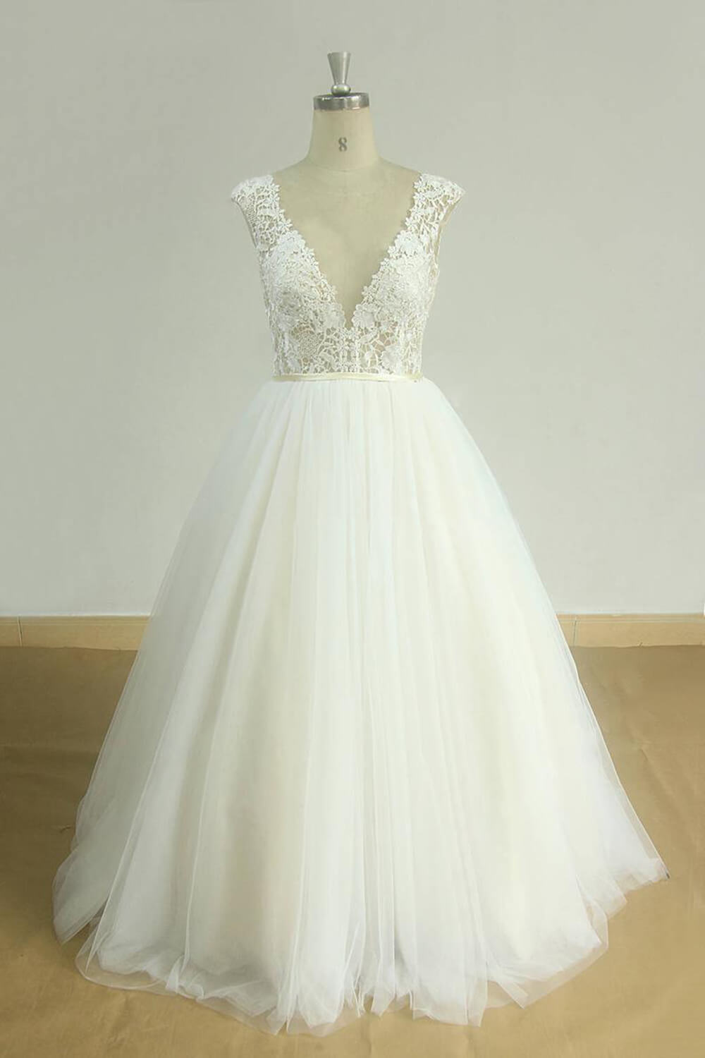 Elegant Long Open Back Lace Tulle A-line Wedding Dress
