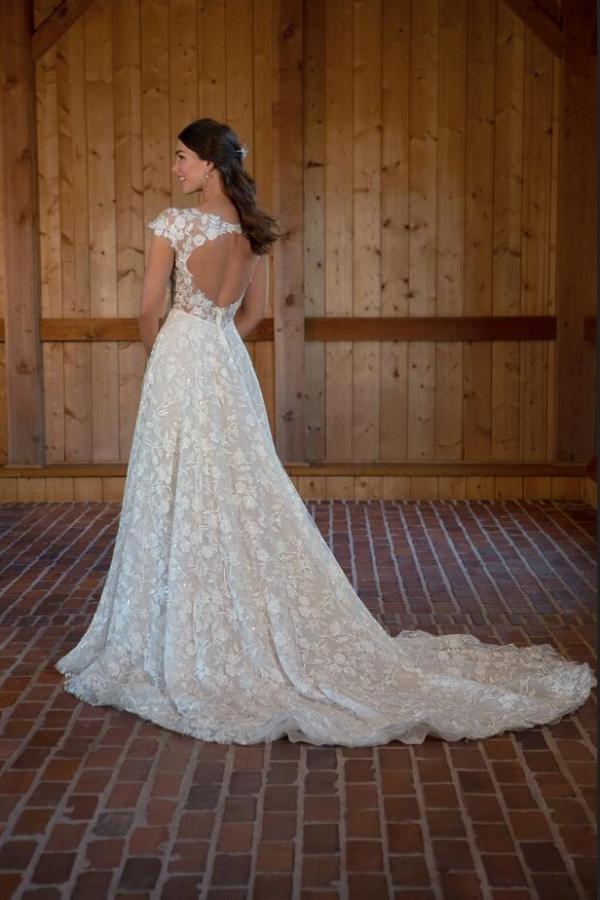 Long A-line Sweetheart Lace Backless Wedding Dresses with Cap Sleeve