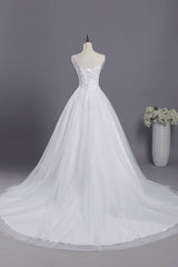 Long Sweetheart Beading Appliques Lace A-line Tulle Wedding Dress
